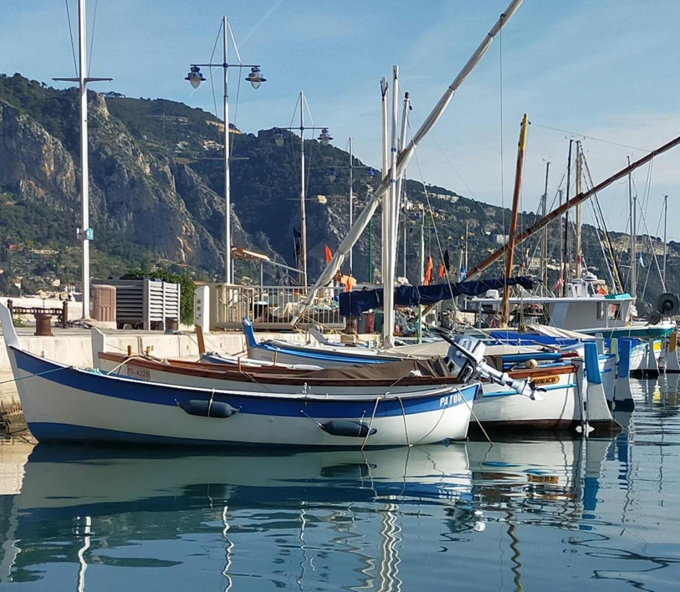 La Barca De La Vieille Ville 2 Chambres مينتون المظهر الخارجي الصورة